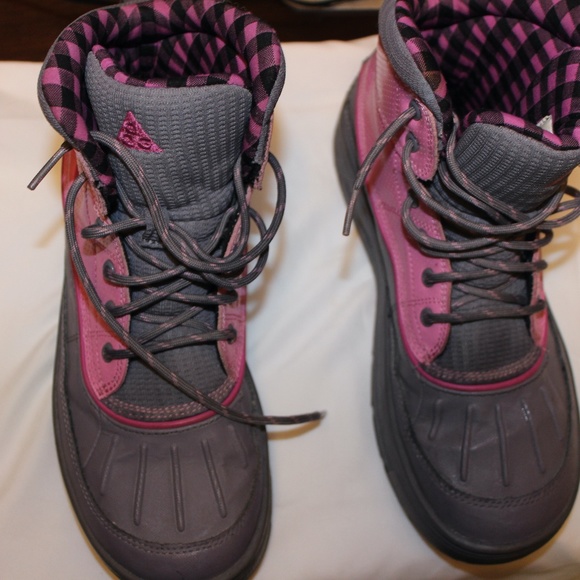 Nike Woodside 2 High Charcoal/Viola-Morning Glory- - Picture 1 of 5